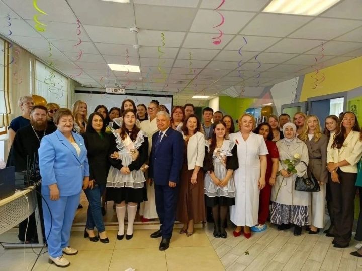 На последнем звонке школьникам поделали найти свое призвание