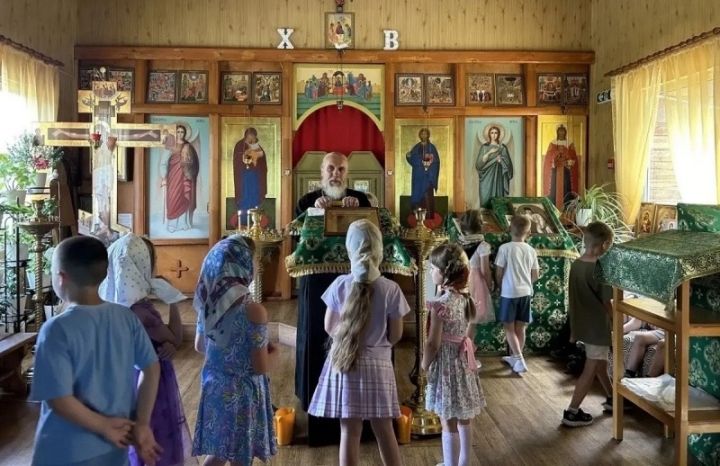 Дети побывали на экскурсии в церкви