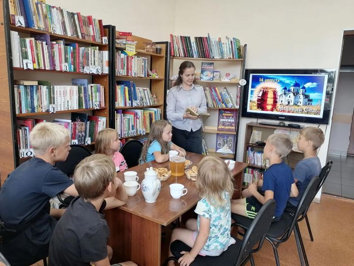 Юные читатели встретили «Медовый Спас»
