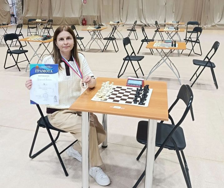 Две медали шахматистов