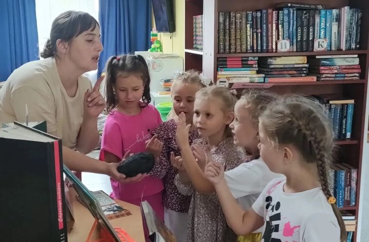 В Ясногорской библиотеке работала выставка про угольный Кузбасс