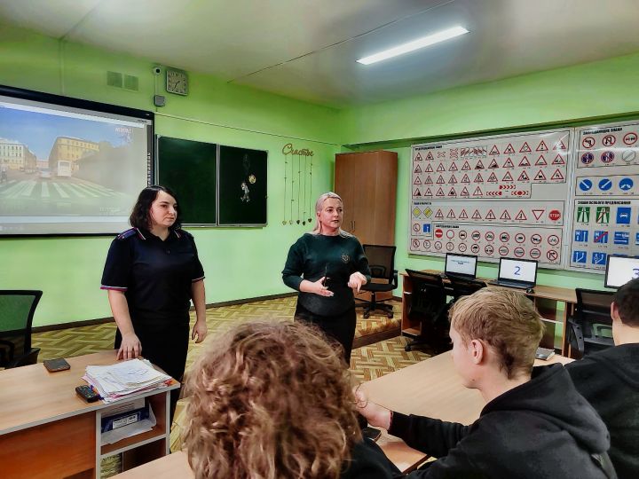 О дорожных ловушках рассказали студентам аграрного техникума
