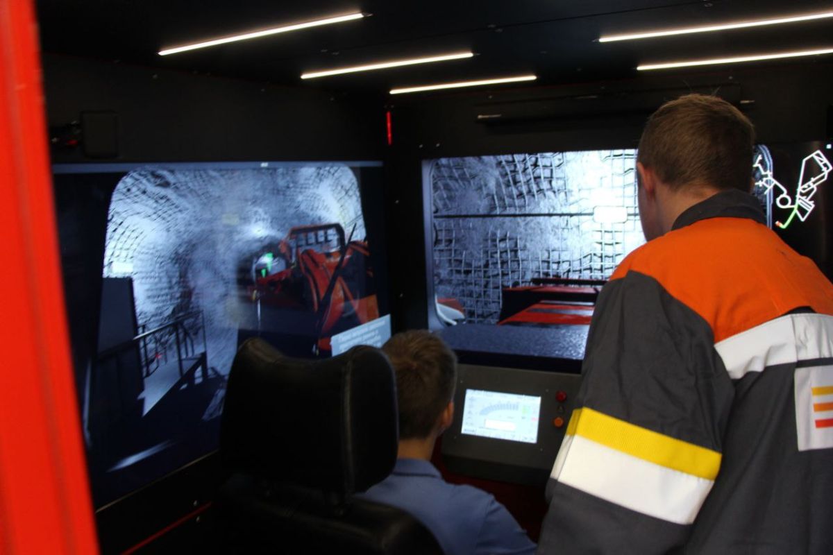 Статистика вк приложение. Банк открытие приложение банк открытие. Открытие банк для бизнеса приложение. Мобильное приложение открытие. Открытие инвестиции мобильное приложение.