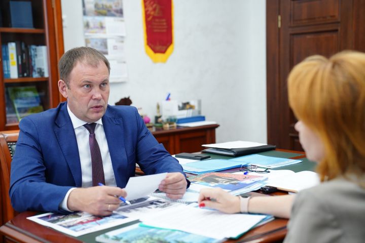 Илья Середюк обсудил с главой округа Мариной Коляденко подготовку к 100-летию муниципалитета