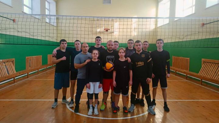 Волейбольная встреча для юнармейцев прошла в Звёздном