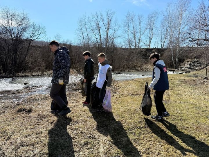 «Волонтёры Победы» навели порядок на водопаде
