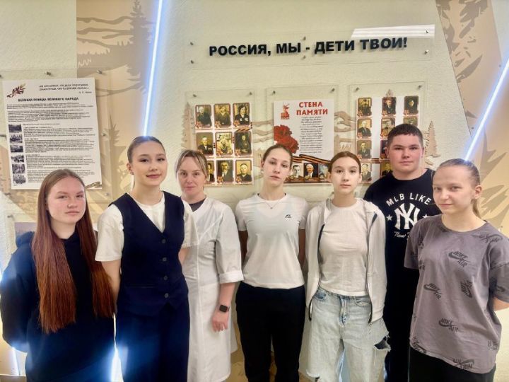 Урок мужества прошёл в Верхотомской школе