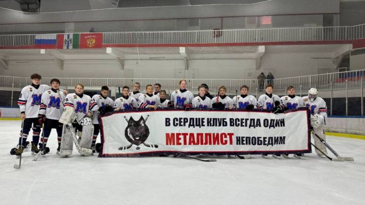 Хоккеисты заняли первое место на турнире в Междуреченске