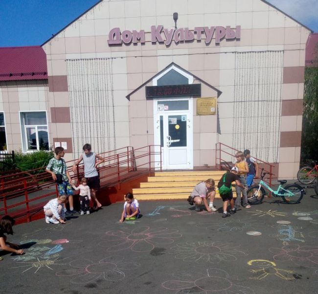 Конкурс рисунков на асфальте прошёл в Ягуново