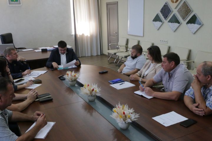 Глава округа встретился с управляющими компаниями