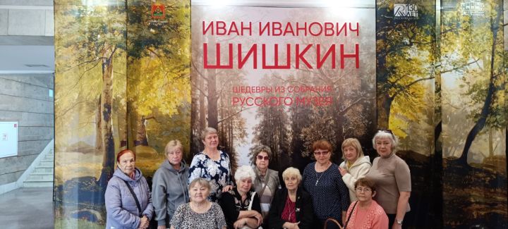 Жители Верхотомского посетили выставку