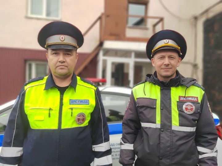 Экипаж ГИБДД помог доставить в больницу первоклассницу