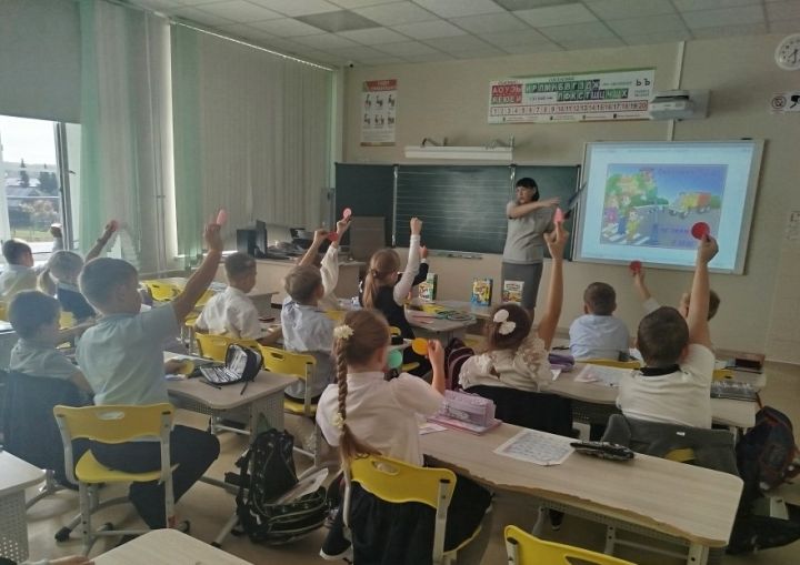 В Ягуновской библиотеке повторили правила дорожного движения