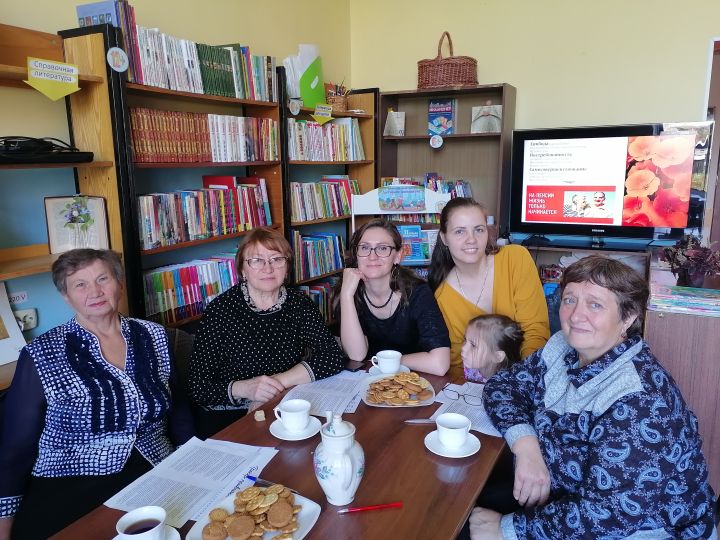 В библиотеке Кузбасского прошло мероприятие по активному долголетию