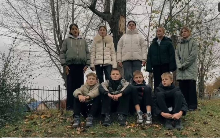 Школьники Мазурово записали патриотический видеоклип