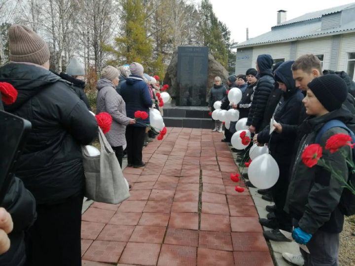 Память воинов почтили в Разведчике