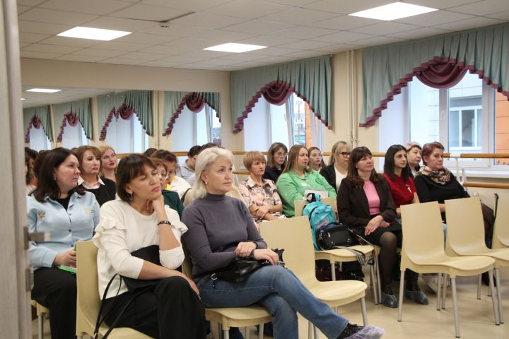 Педагоги на каникулах учились, а школьники выбрали председателя Движения Первых