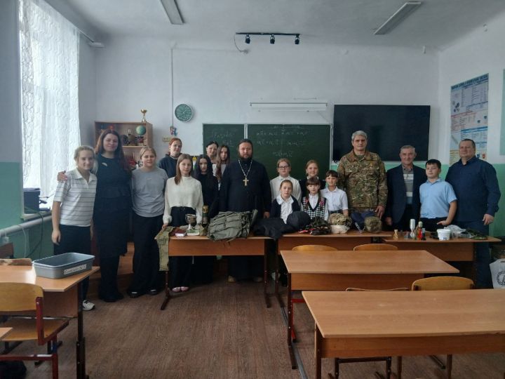 В Березовской школе прошёл урок мужества