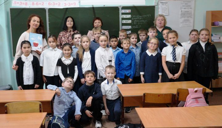 В Новостройке школьники познакомились с книгой про зиму