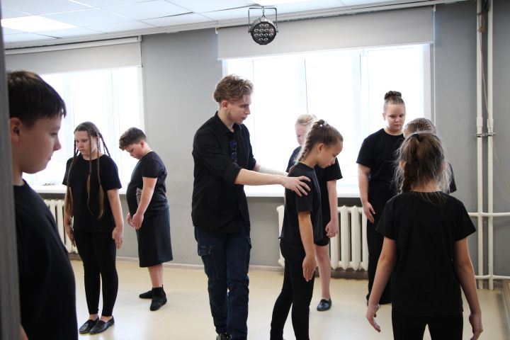 Педагоги изучали театральное искусство