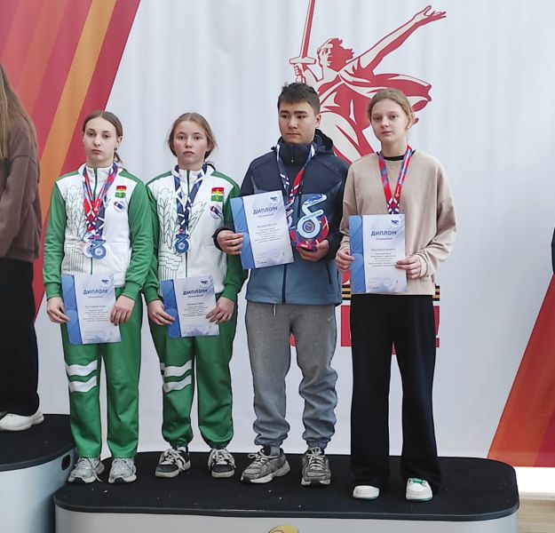 Золото, серебро и бронзу завоевали саночники на кубке в Сочи