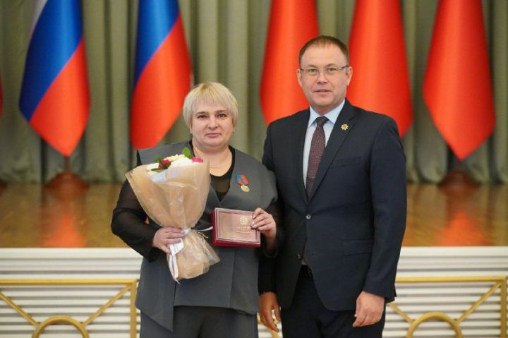 Трем жительницам округа вручили медали