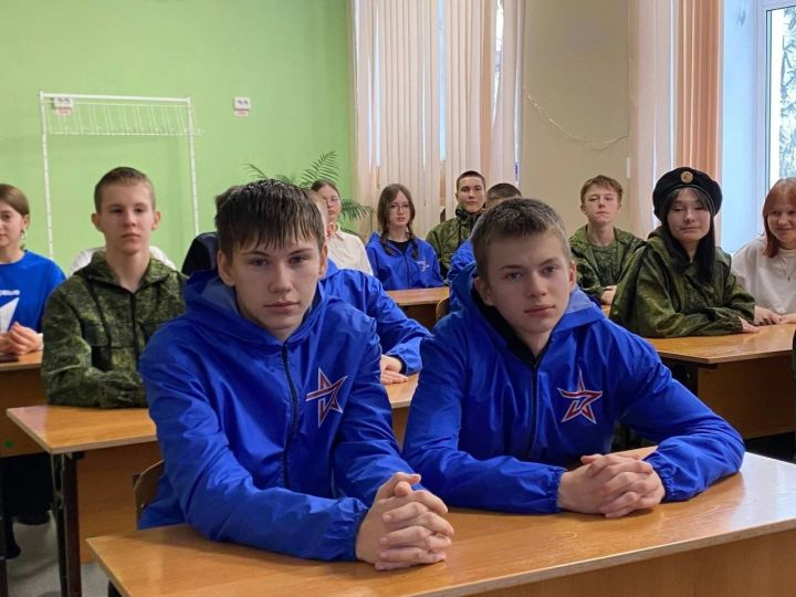 Школьники Разведчика встретились с участниками СВО