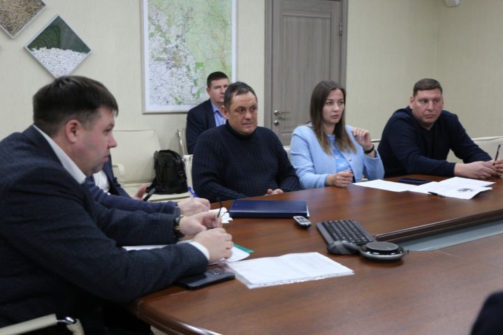 На встрече с коммунальщиками обсудили работу с задолженностью