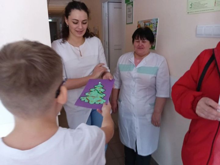 В Звездном поздравили медиков