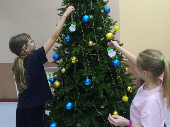 В Кузбасском сделали фетровых Дедов Морозов