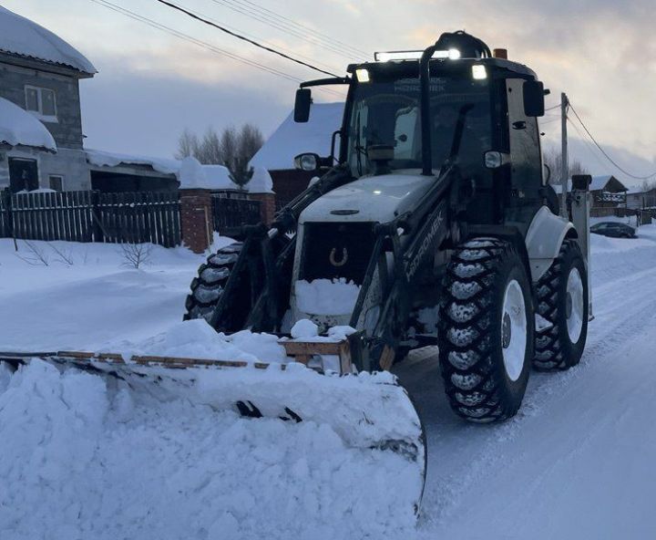 В округе идёт чистка дорог после обильного снегопада
