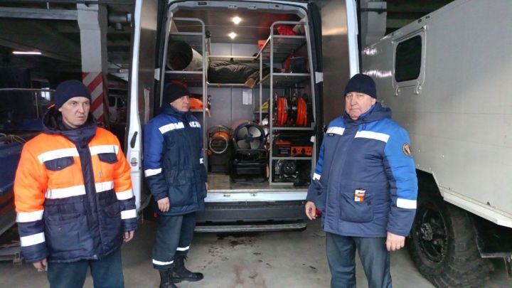 Спасатели помогут автомобилистам на трассе