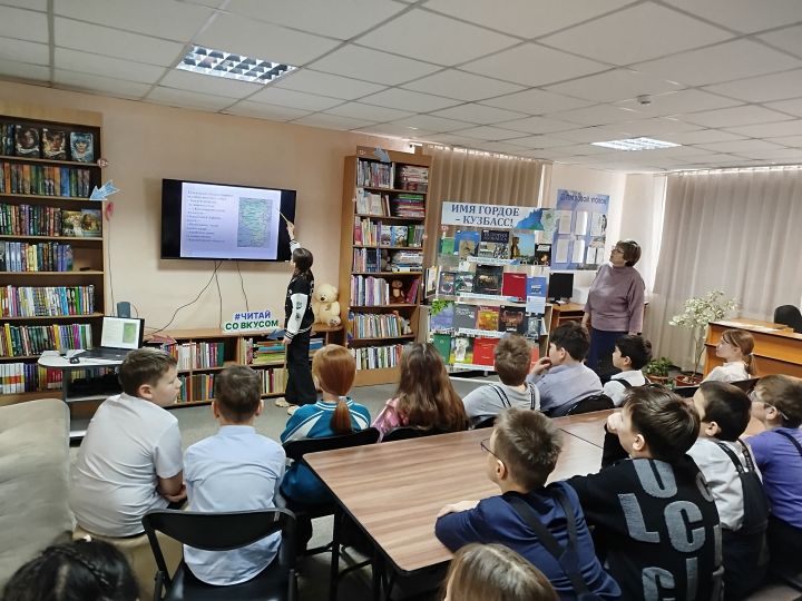 Выставку книг о Кузбассе проводят в Ягуновской библиотеке