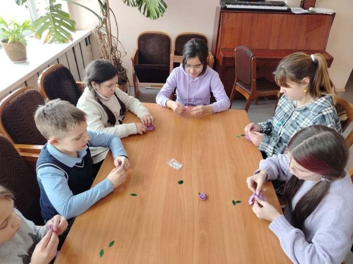 Студенческие броши сделали в Пригородном