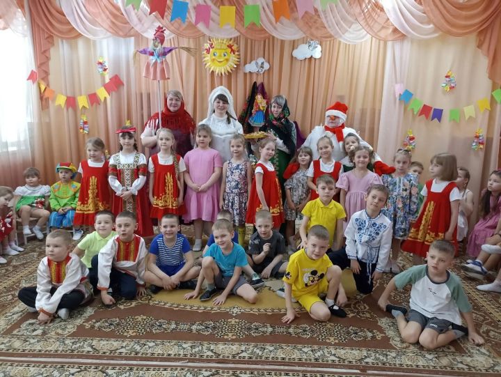 Маленькие ясногорцы встретили Масленицу