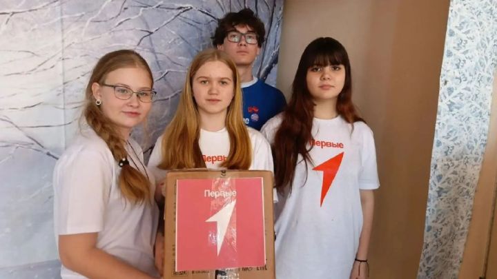 В Звездном собрали подарки для военных