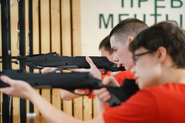 Соревнования будущих защитников прошли в Елыкаево