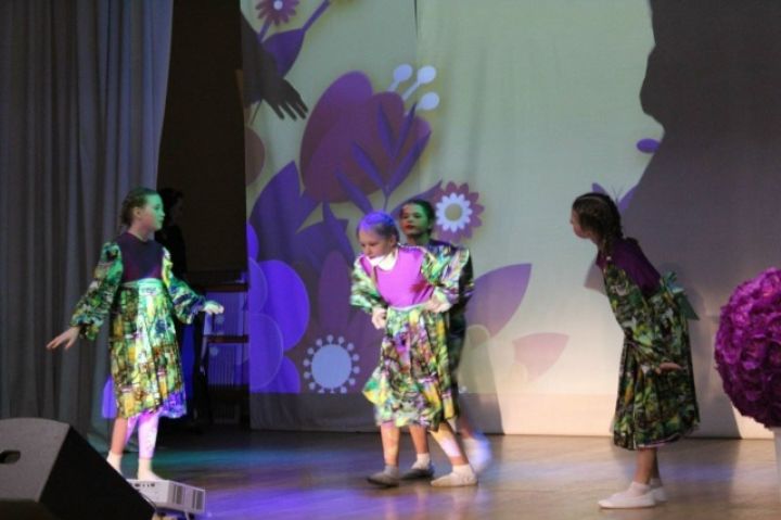 Концерт в Кузбасском для любимых женщин