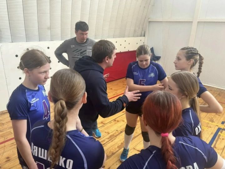 Волейболистки из Берёзовской школы представят округ на областных соревнованиях