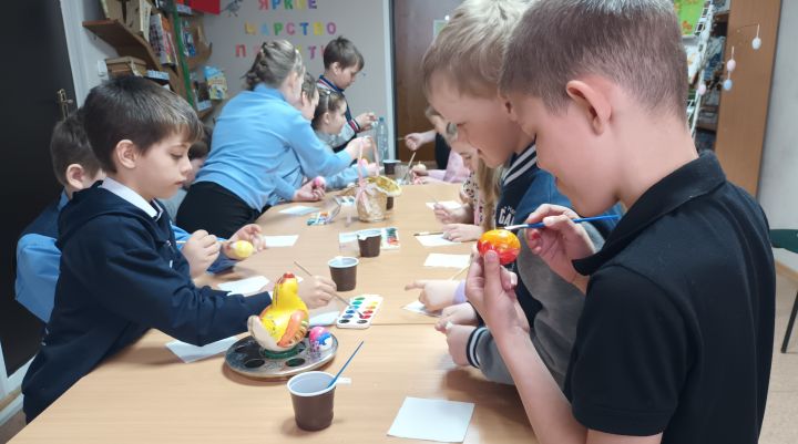 Священник разъяснил смысл пасхальных обычаев