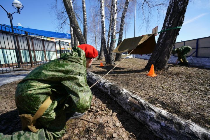 Школьники показали боевую подготовку