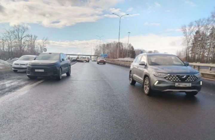 Сразу 7 машин столкнулись около Березово 