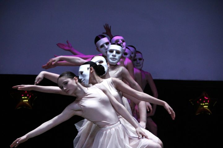 Хореографические коллективы зажгли на конкурсе «Звездопад»