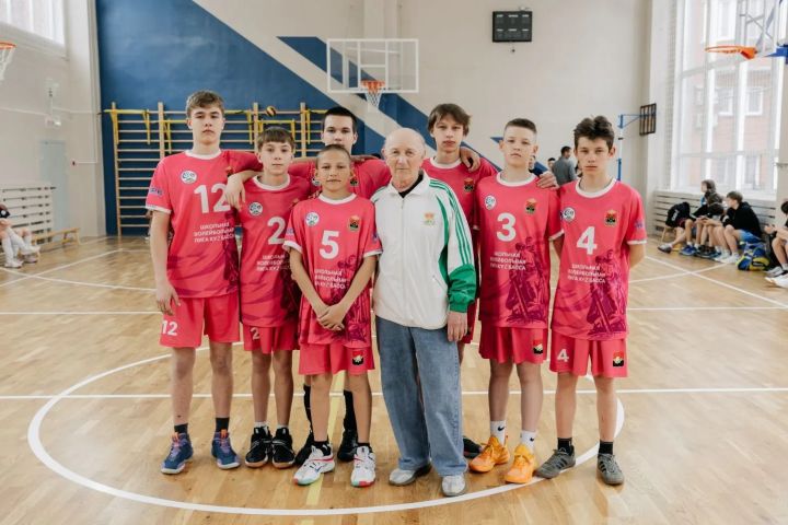 Волейболисты заняли третье место на турнире СФО