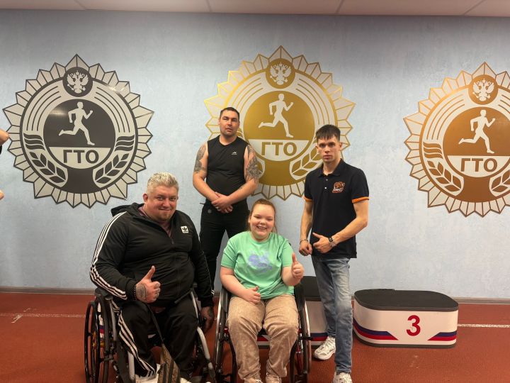 Победы на соревнованиях по жиму лежа