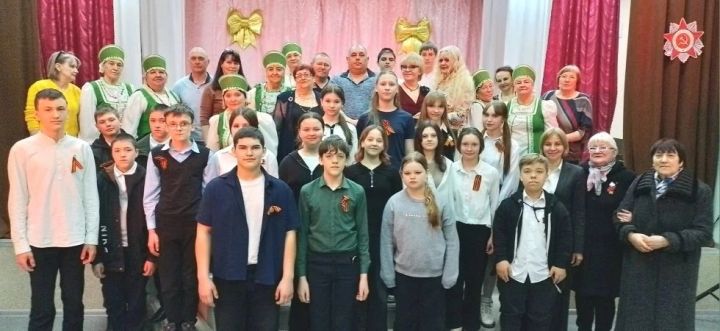 Чаепитие и концерт ко Дню Победы прошли в Берёзово